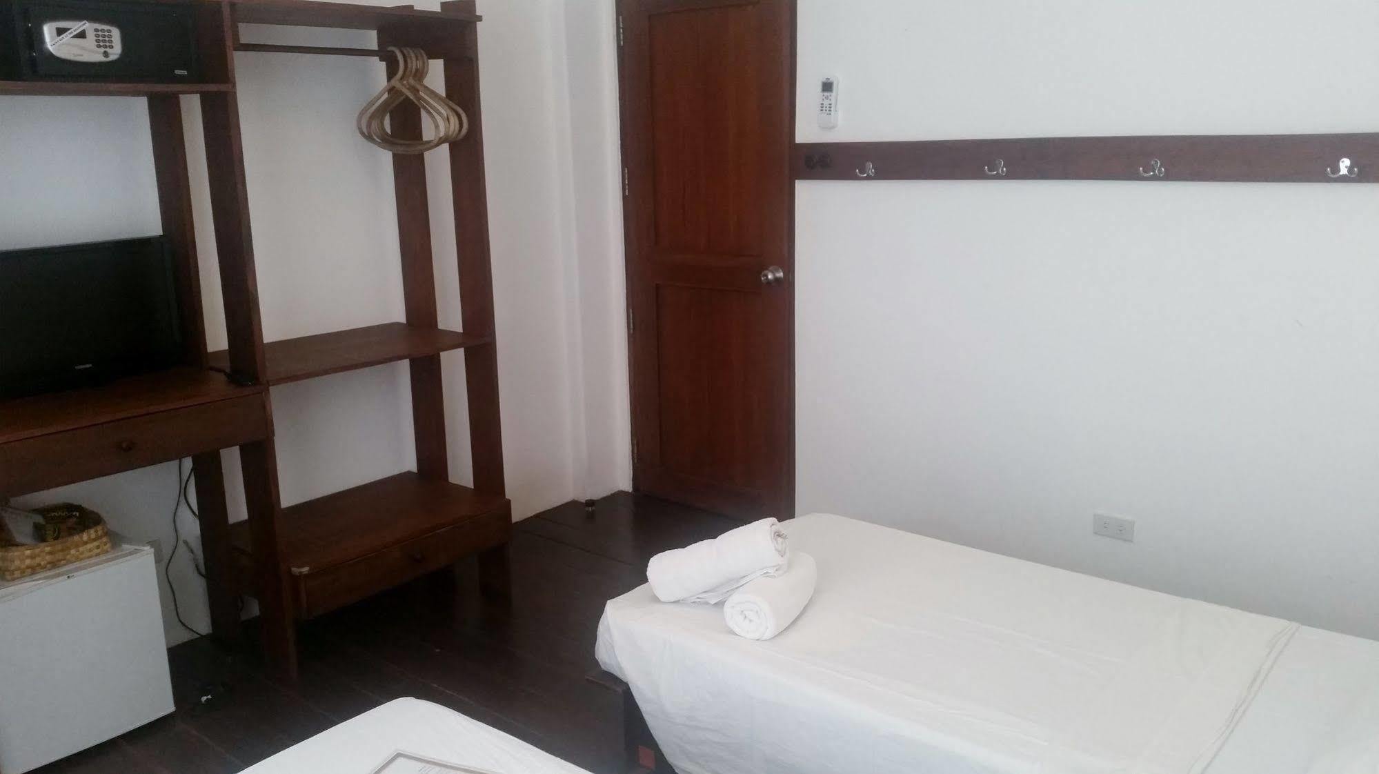 Boracay Coco Huts Hotel Balabag  Bagian luar foto